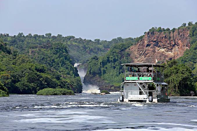 Nile boat cruise in Uganda